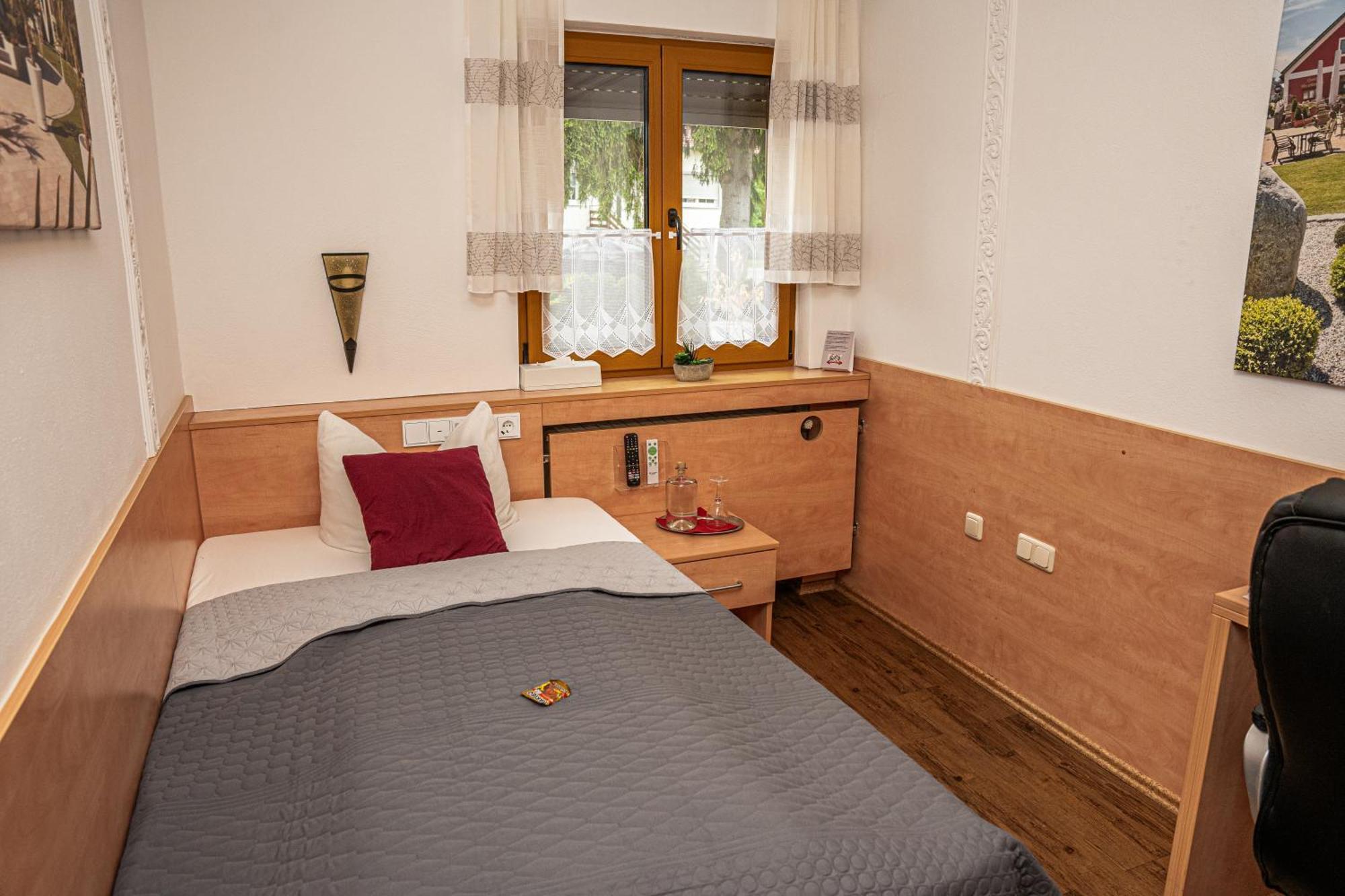 שוואנדורף אין ביירן Landhotel Grabinger מראה חיצוני תמונה